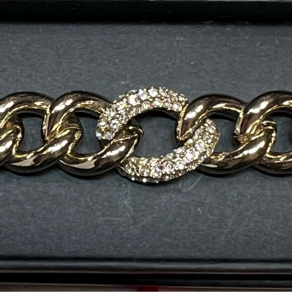 Victoria's Secret Angel Wing Gold Toggle Bracelet, with Rhinestones, New in Box - Picture 8 of 8